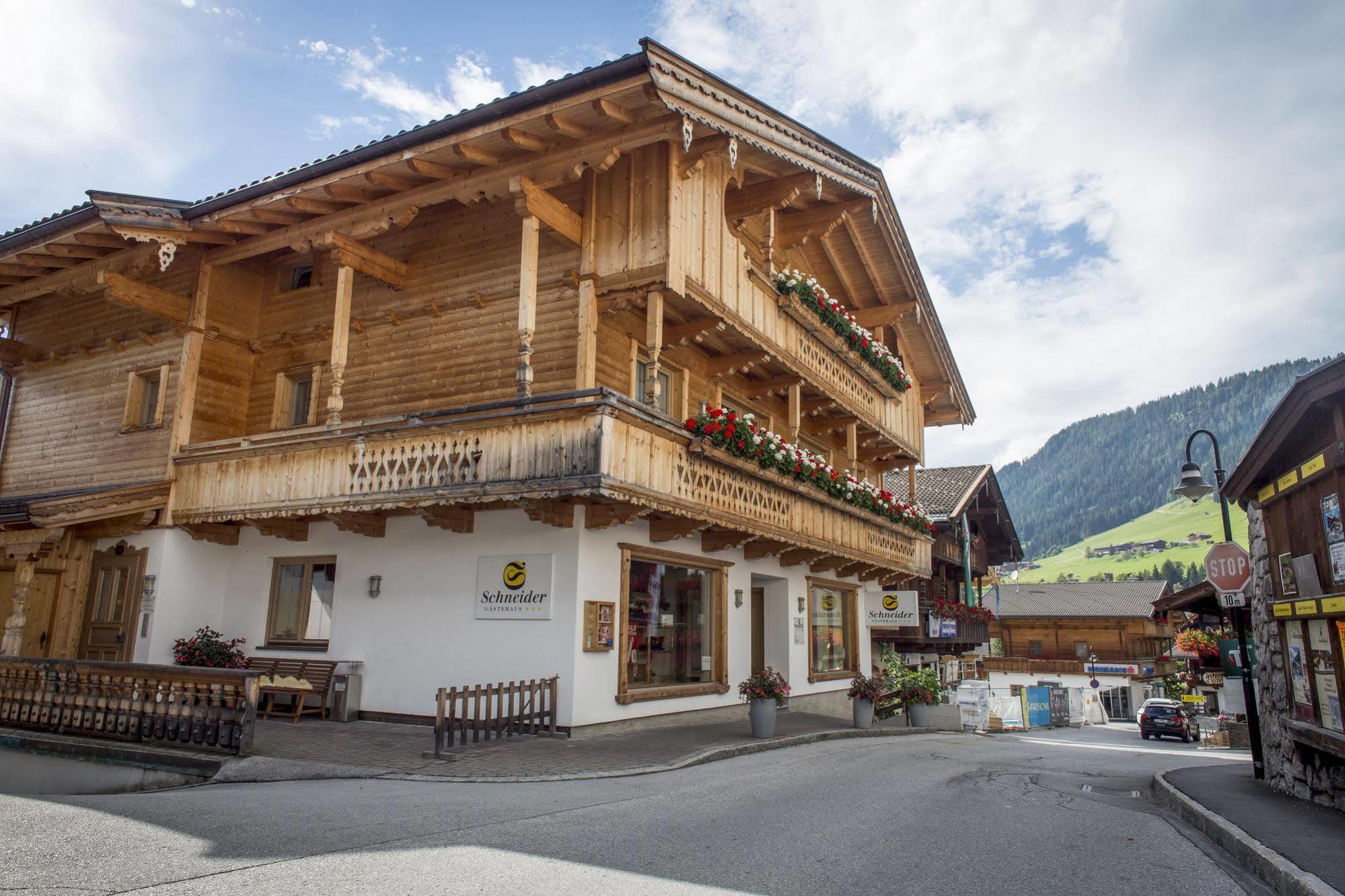 Das Gaestehaus Schneider Am Dorfplatz Альпбах Екстер'єр фото