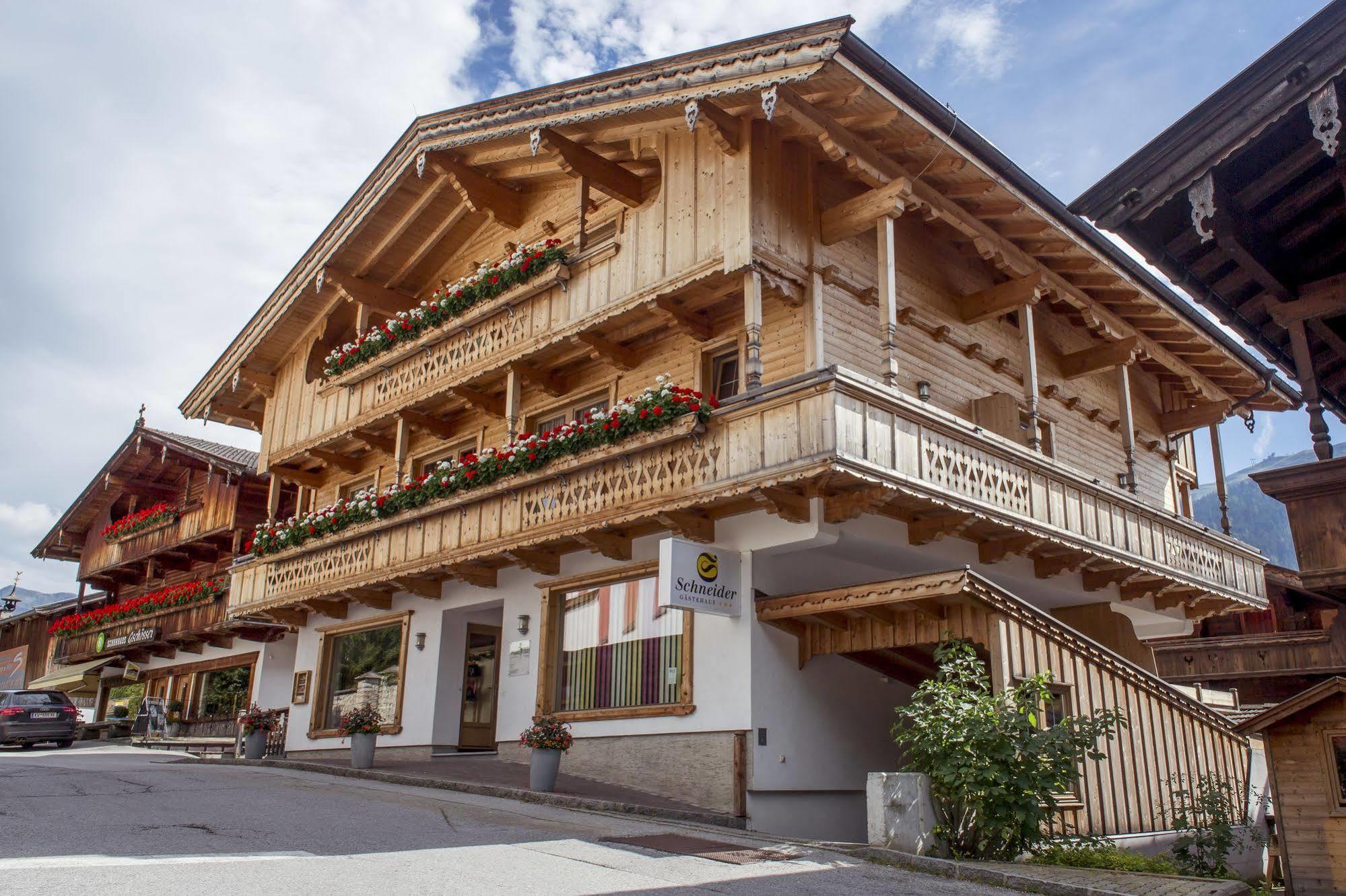 Das Gaestehaus Schneider Am Dorfplatz Альпбах Екстер'єр фото